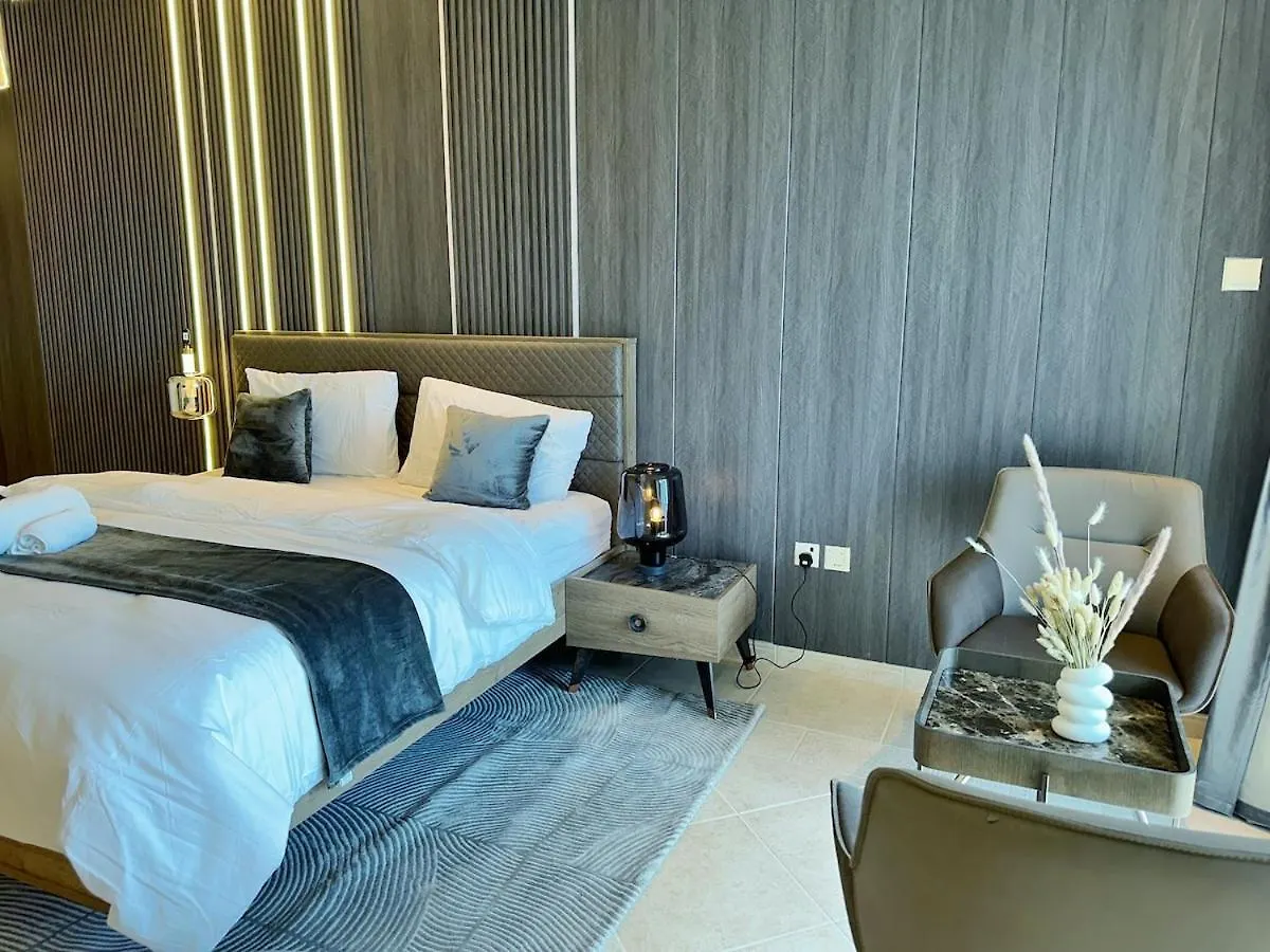 Apartment Skyline Sanctuary On The 82Nd United Arab Emirates