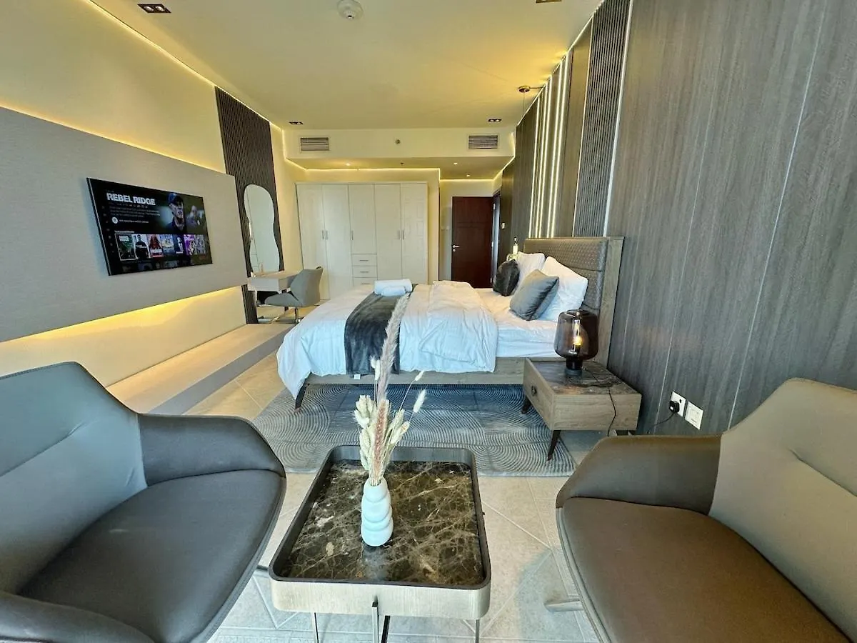 Apartment Skyline Sanctuary On The 82Nd United Arab Emirates