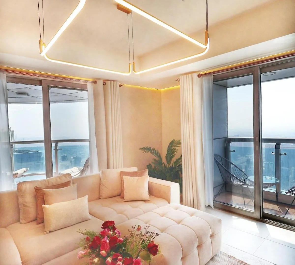 Apartment Skyline Sanctuary On The 82Nd United Arab Emirates