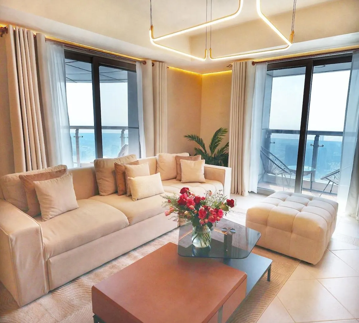 Skyline Sanctuary On The 82Nd Dubai